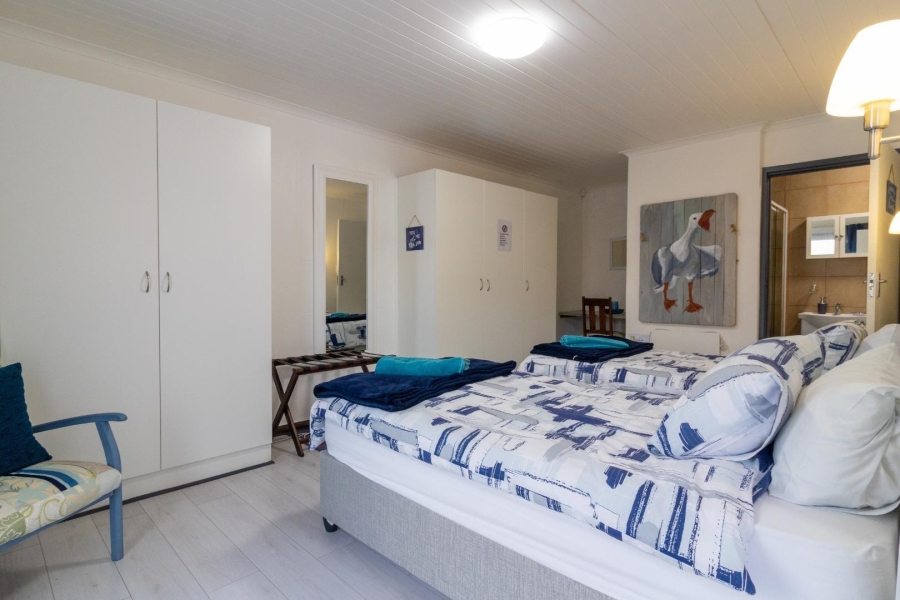 5 Bedroom Property for Sale in De Kelders Western Cape